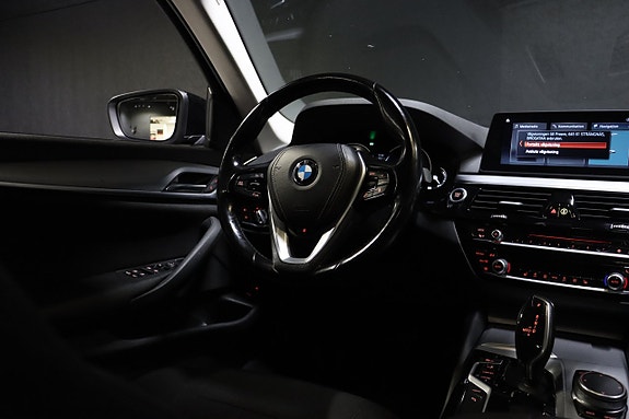 BMW 530e 16 of 25