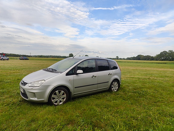 Ford C-Max 8 of 9