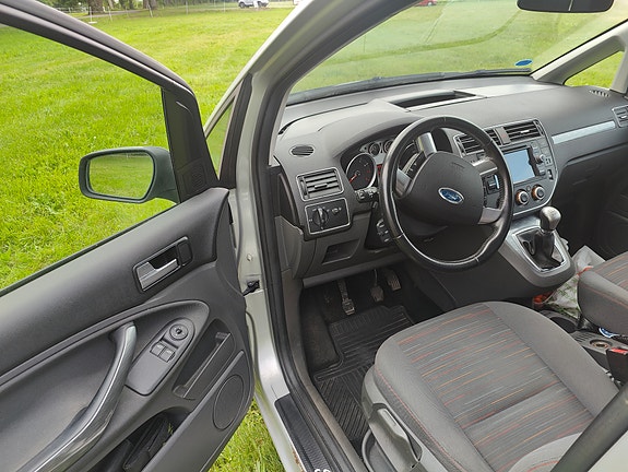 Ford C-Max 5 of 9