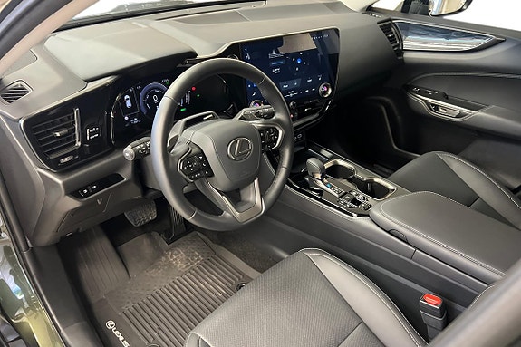 Lexus NX450h+ 12 of 30