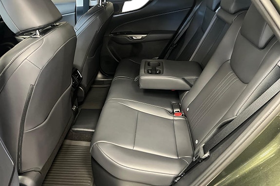 Lexus NX450h+ 11 of 30