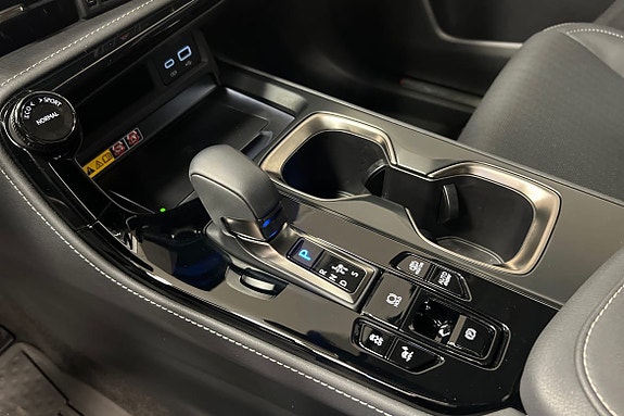Lexus NX450h+ 26 of 30
