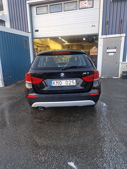 BMW X1 3 of 3