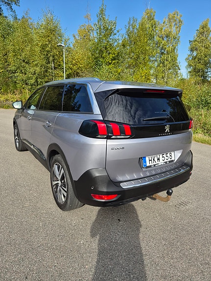 Peugeot 5008 4 of 8