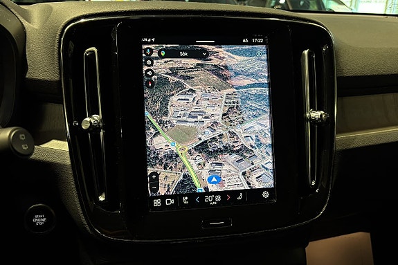 Volvo XC40 16 of 19