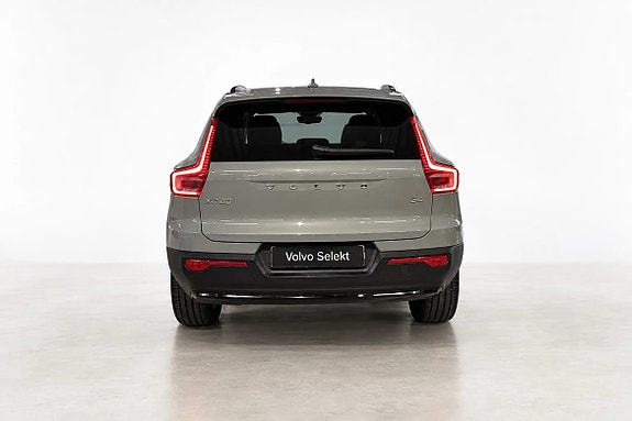 Volvo XC40 5 of 19