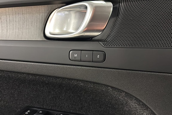 Volvo XC40 18 of 19