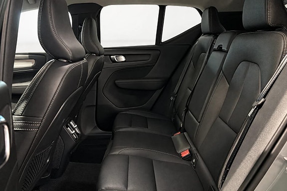 Volvo XC40 10 of 19