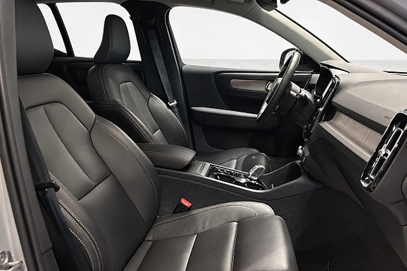 Volvo XC40 9 of 19