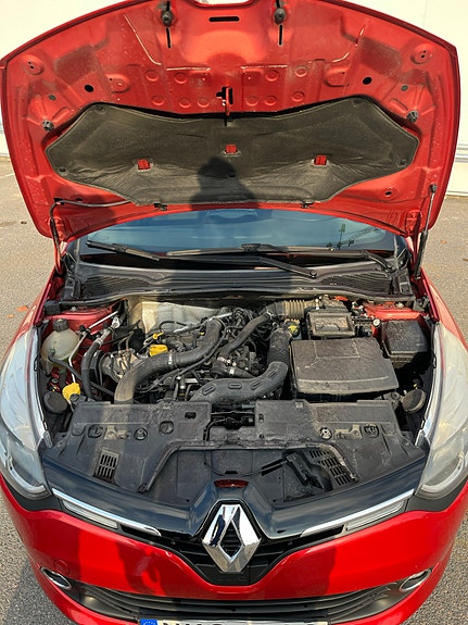 Renault Clio 9 of 18