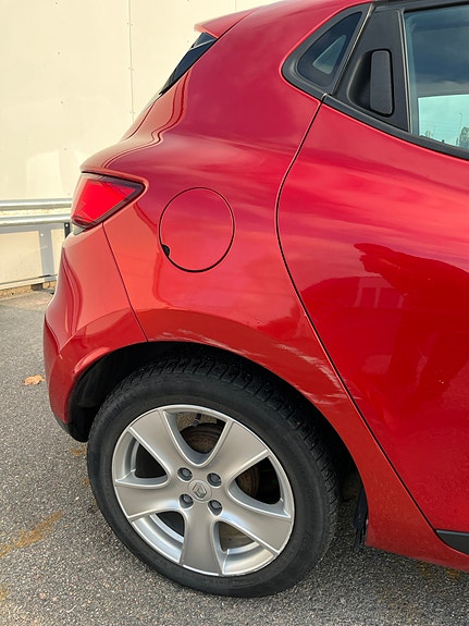 Renault Clio 12 of 18