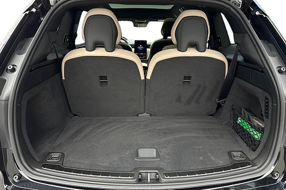Volvo EX90 12 of 23