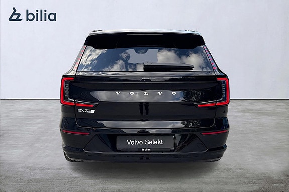Volvo EX90 5 of 23