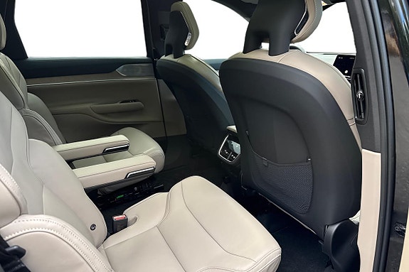Volvo EX90 9 of 23