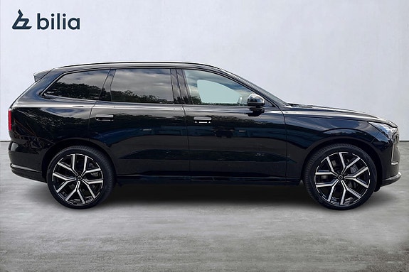 Volvo EX90 18 of 23