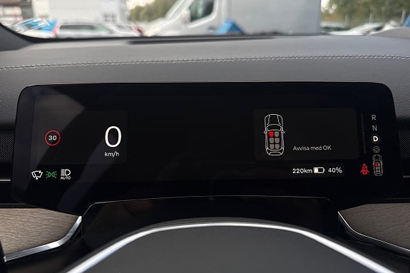 Volvo EX90 16 of 23