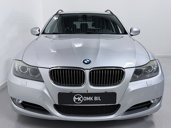 BMW 320i 6 of 23