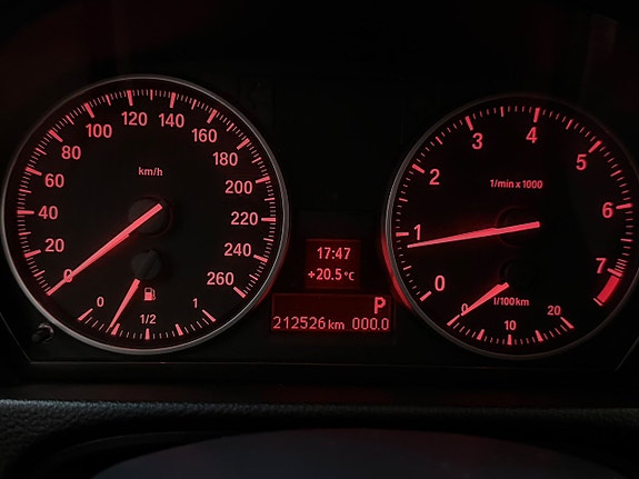 BMW 320i 16 of 23