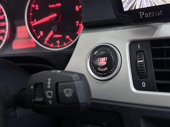 BMW 320i 19 of 23