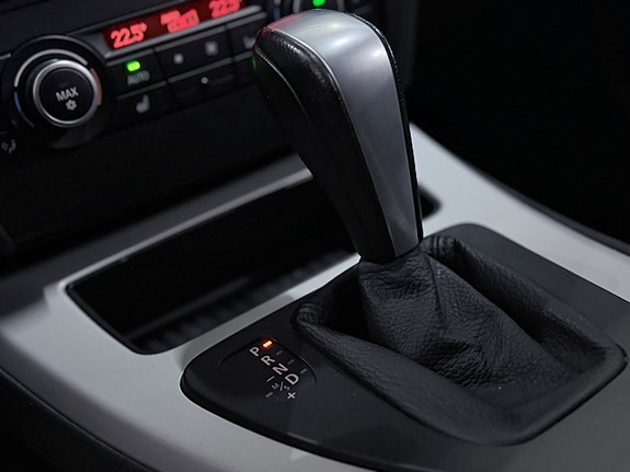 BMW 320i 17 of 23