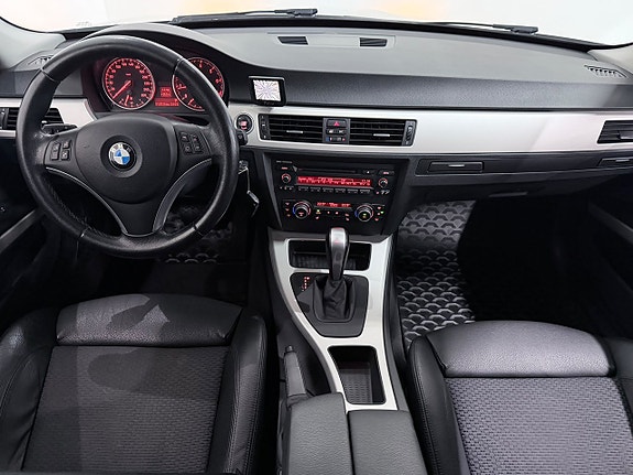BMW 320i 14 of 23