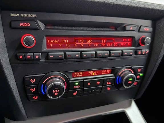 BMW 320i 20 of 23