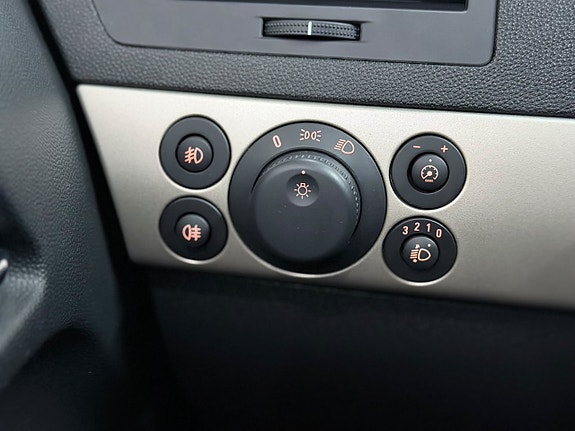 Opel Astra 21 of 24