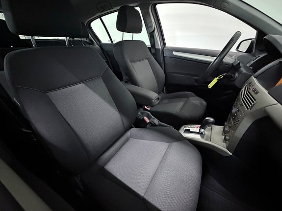 Opel Astra 13 of 24