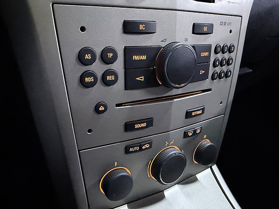 Opel Astra 22 of 24