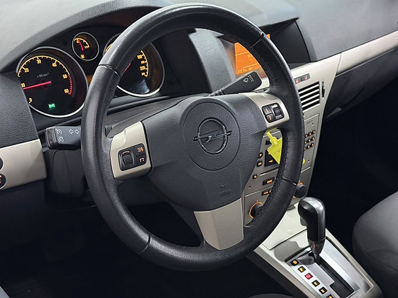 Opel Astra 2 of 24
