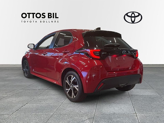 Toyota Yaris 2 of 10