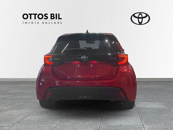 Toyota Yaris 4 of 10