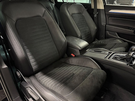 Volkswagen Passat 19 of 25