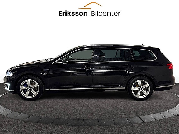Volkswagen Passat 7 of 25