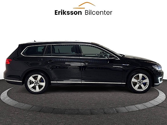 Volkswagen Passat 8 of 25