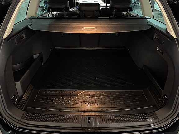 Volkswagen Passat 21 of 25