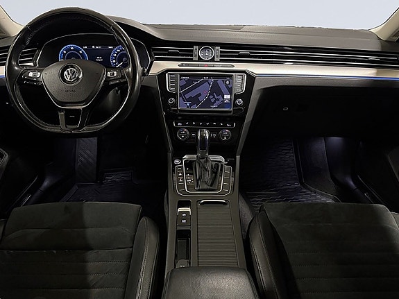 Volkswagen Passat 11 of 25