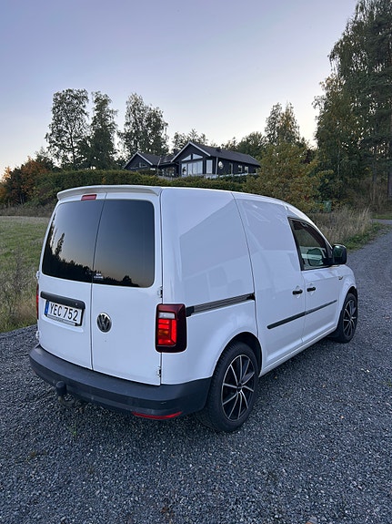 Volkswagen Caddy 9 of 9