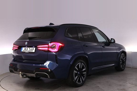 BMW iX3 5 of 27