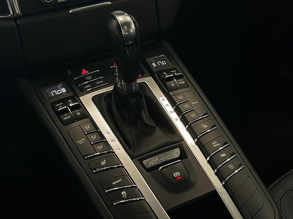 Porsche Macan S 26 of 30