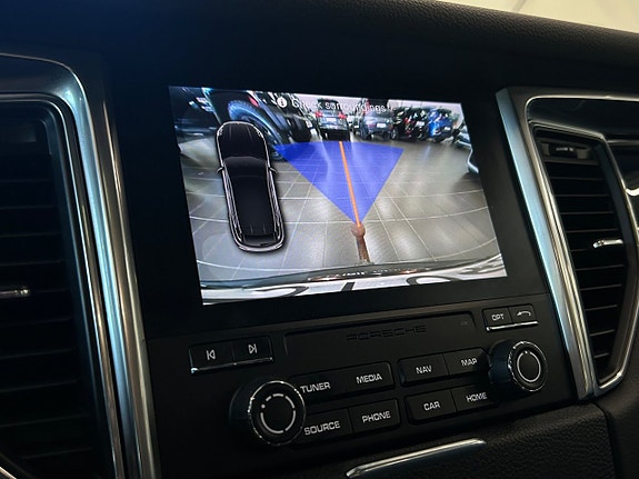 Porsche Macan S 19 of 30