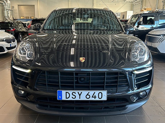 Porsche Macan S 10 of 30