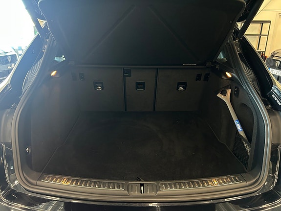 Porsche Macan S 11 of 30