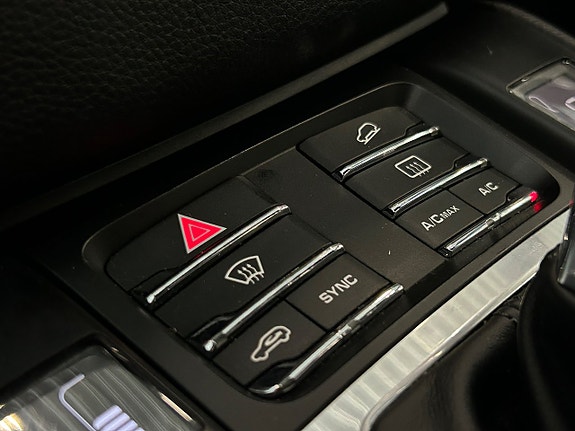 Porsche Macan S 29 of 30