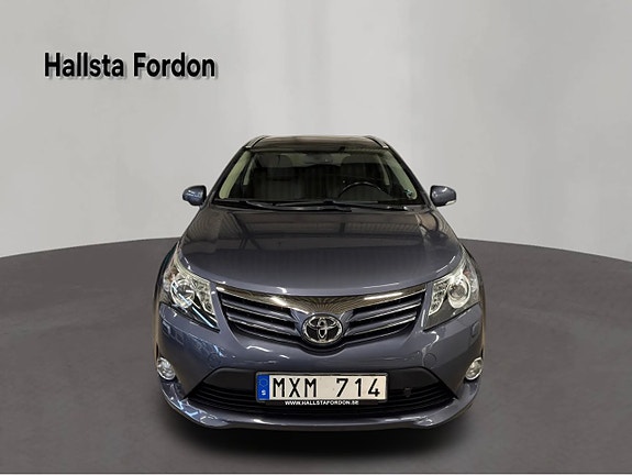 Toyota Avensis 2 of 19