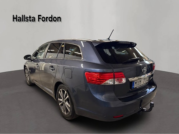 Toyota Avensis 4 of 19