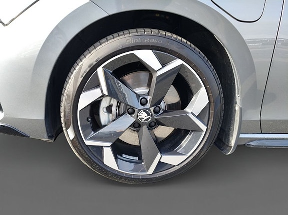 Skoda Superb 14 of 15