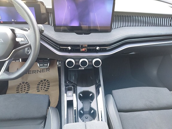 Skoda Superb 11 of 15