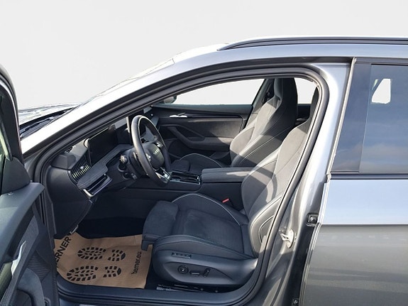 Skoda Superb 9 of 15