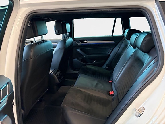 Volkswagen Passat 13 of 15